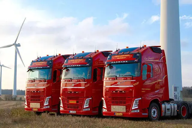 VJ Transport har cirka 27 lastbiler og cirka 30 trailere